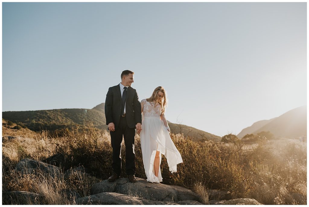 outdoor anniversary session - golden hour couples photos