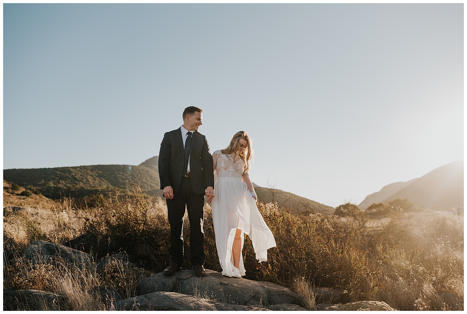 outdoor anniversary couples session golden hour photos
